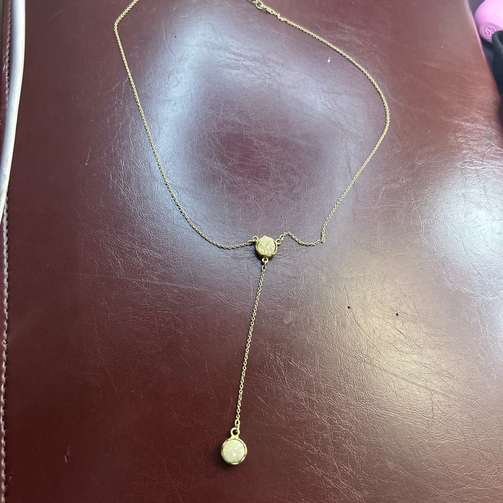 Elegant Gold Necklace with Quartz Pendant